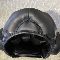 HEAD GEAR FOR  BOXING.  VENUM