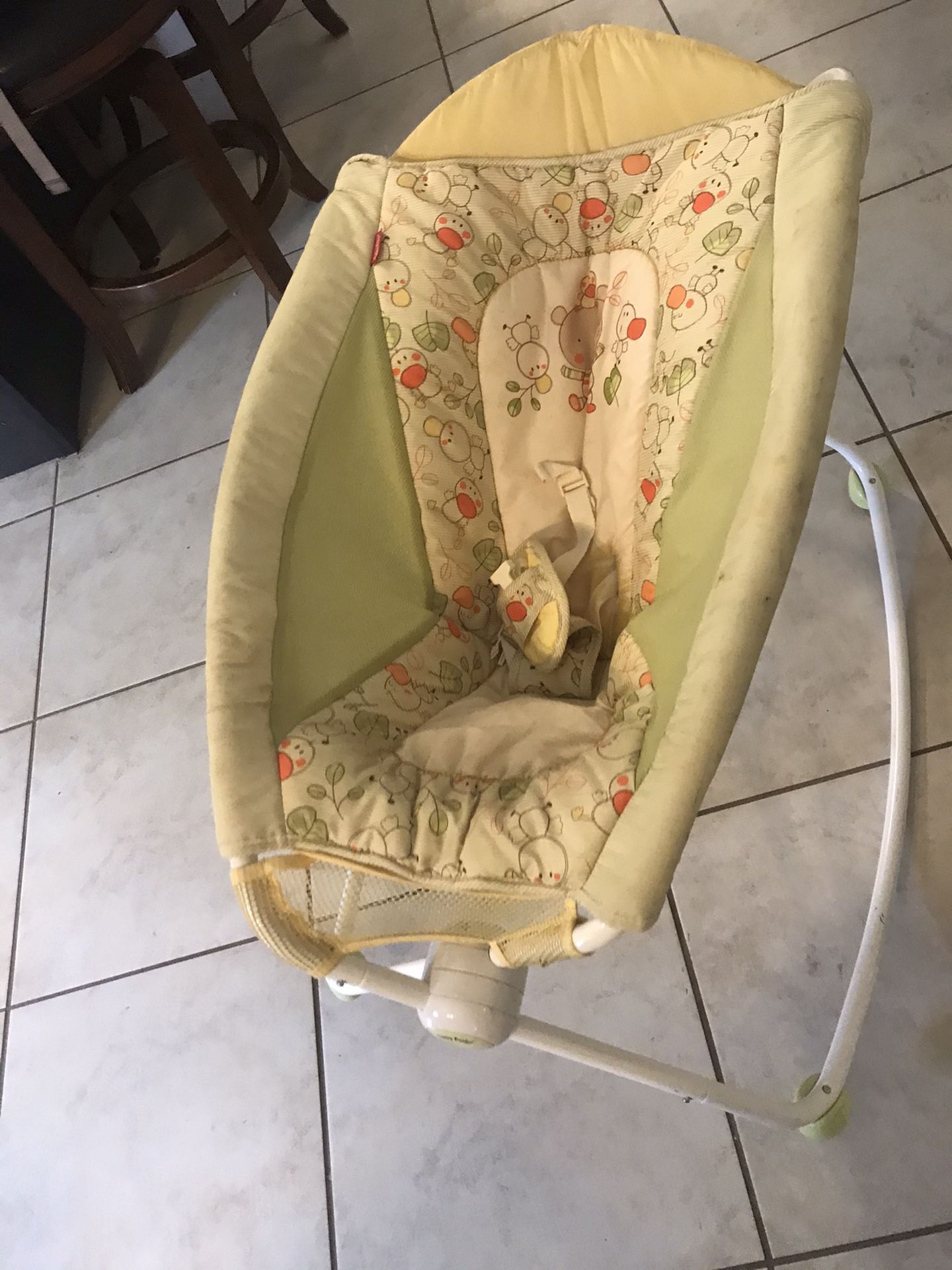 Free yellow bassinet