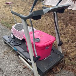 Free Out Of Order Running Machine  (exposed To The Elements ) Free 