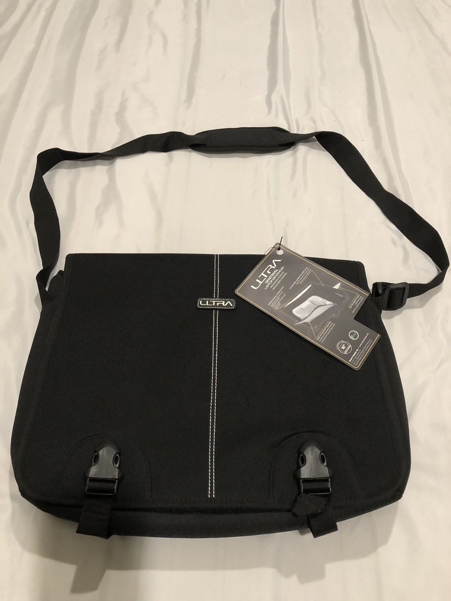 Brand New Ultra Sentinal Laptop Messenger (16.3 inch)