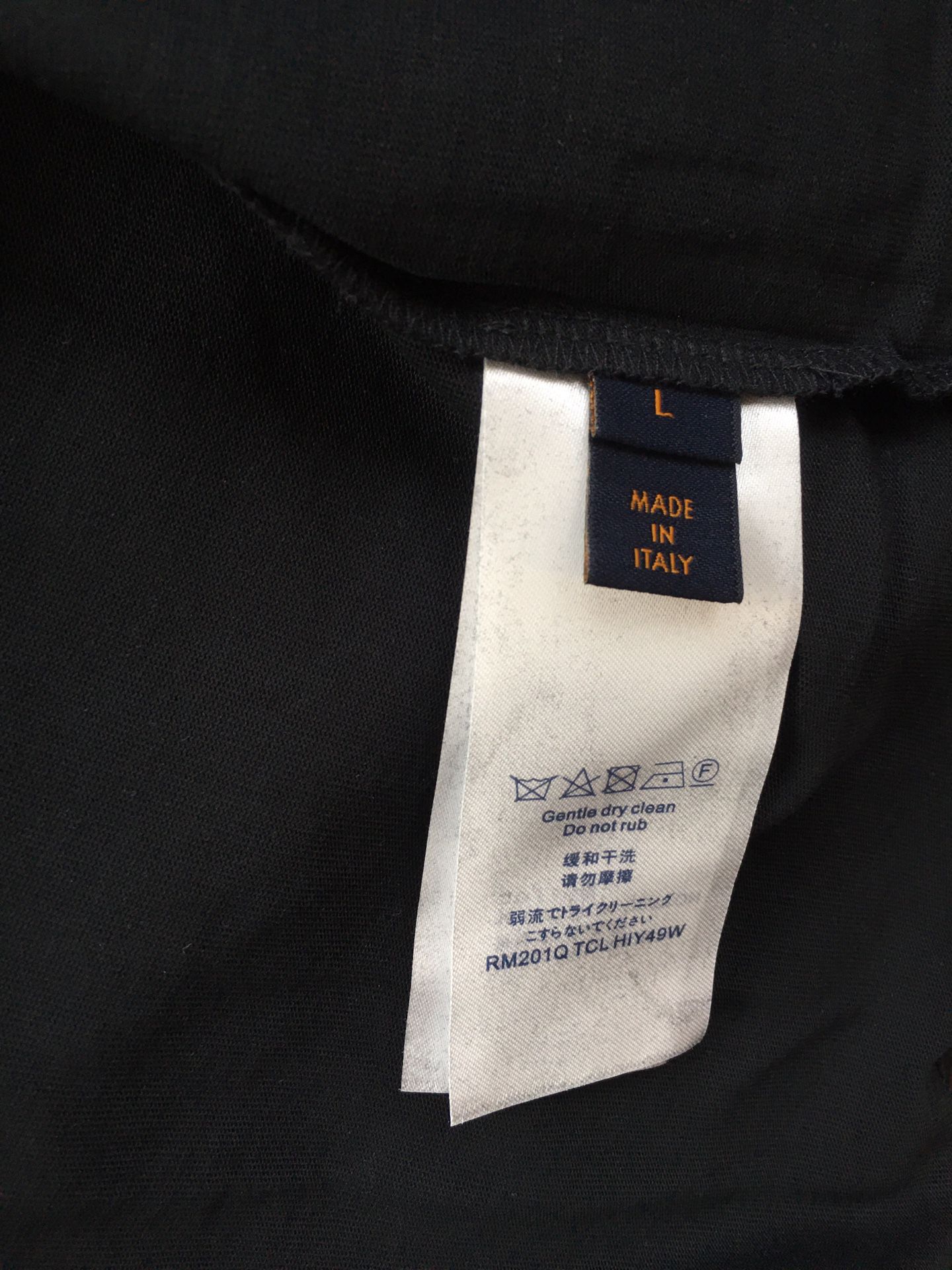 Louis Vuitton LVSE Monogram Gradient T-Shirt | Noir Blanc for Sale in  Alexandria, VA - OfferUp