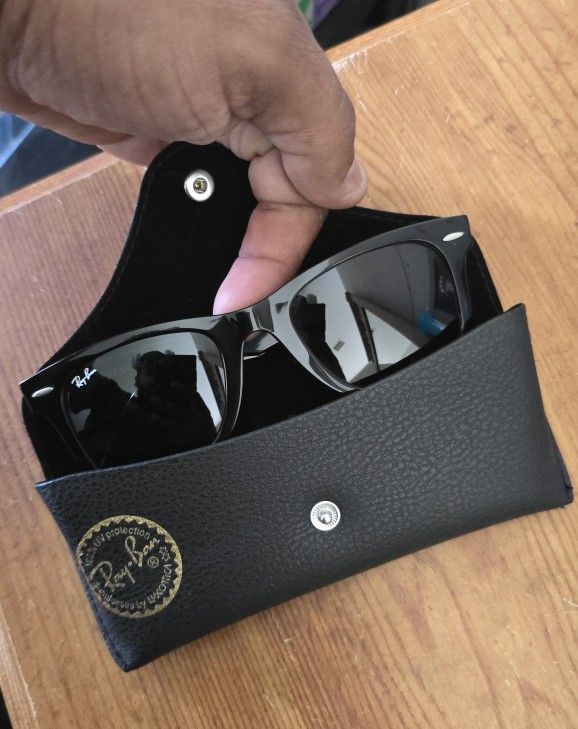 Ray-Ban Wayfarer Sunglasses