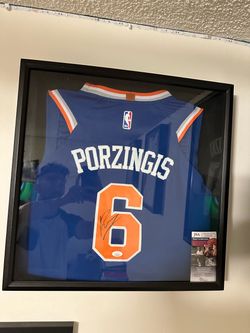 Porzingis signed Knicks jerseys