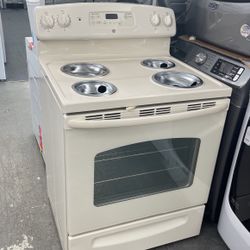 GE Coil Top Range. 1 Year Warranty 