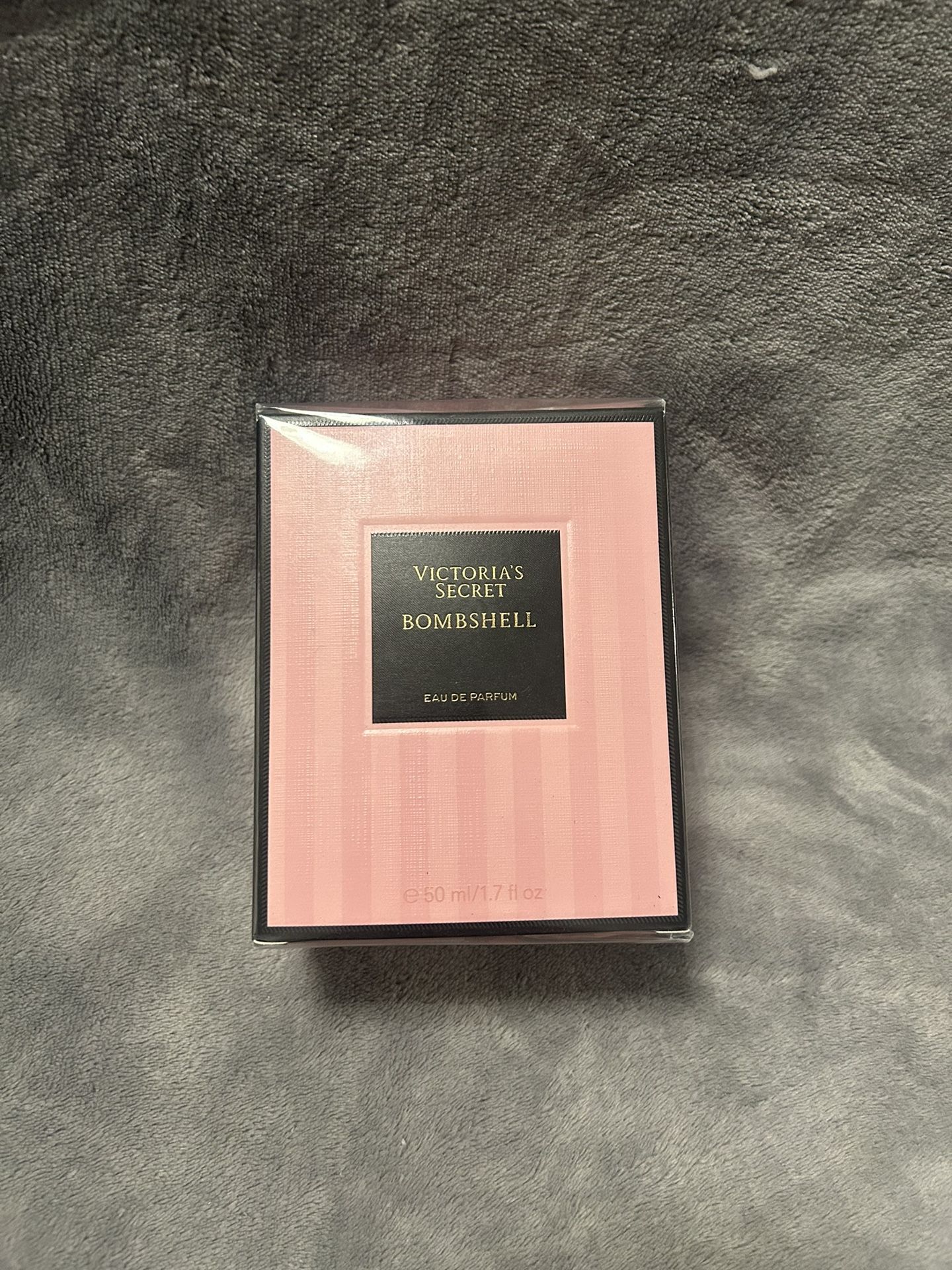 Victoria's Secret Bombshell Womens Perfume Notes of White Peony Sage Velvet Musk