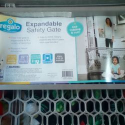 Regalo Expandable Gate