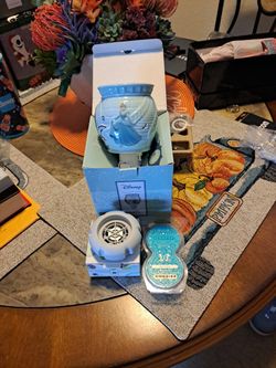 Scentsy Disney Cinderella Mini Warmer With Fan Diffuser And Pod.