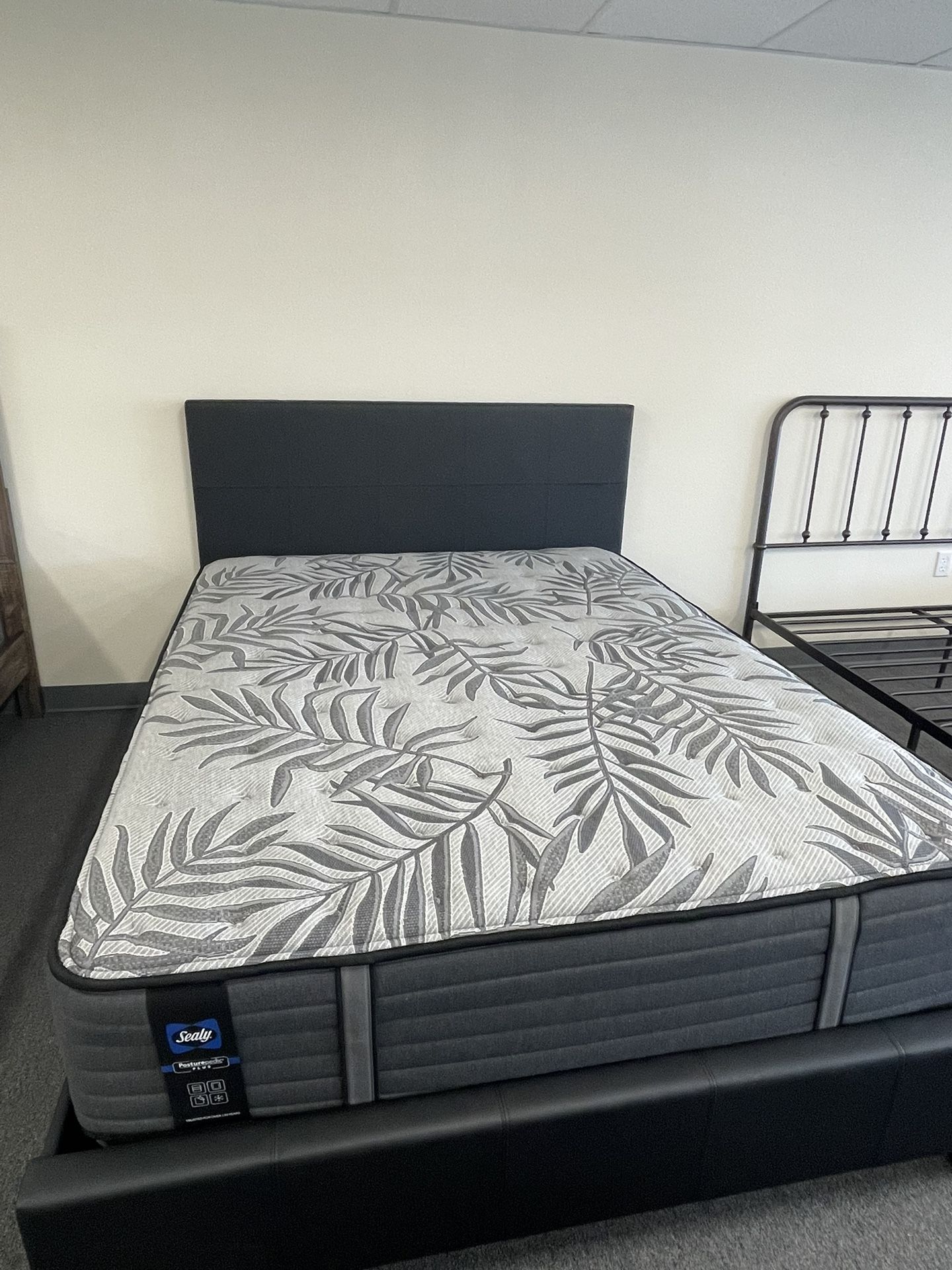 SEALY POSTUREPEDIC PLUS CLOSEOUT MATTRESSES