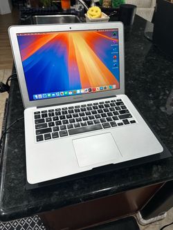 MacBook Air i5 LOADED with Software!