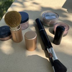 Make Up And Brushes 
