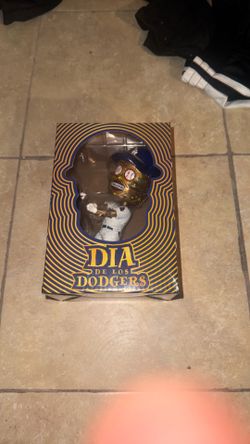Dia de los dodgers bobblehead