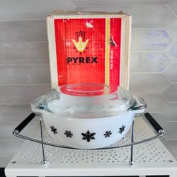 Vintage JAJ Pyrex England Gaiety Opal 2 Pint Round Casserole With Lid,  Cradle Stand and Box