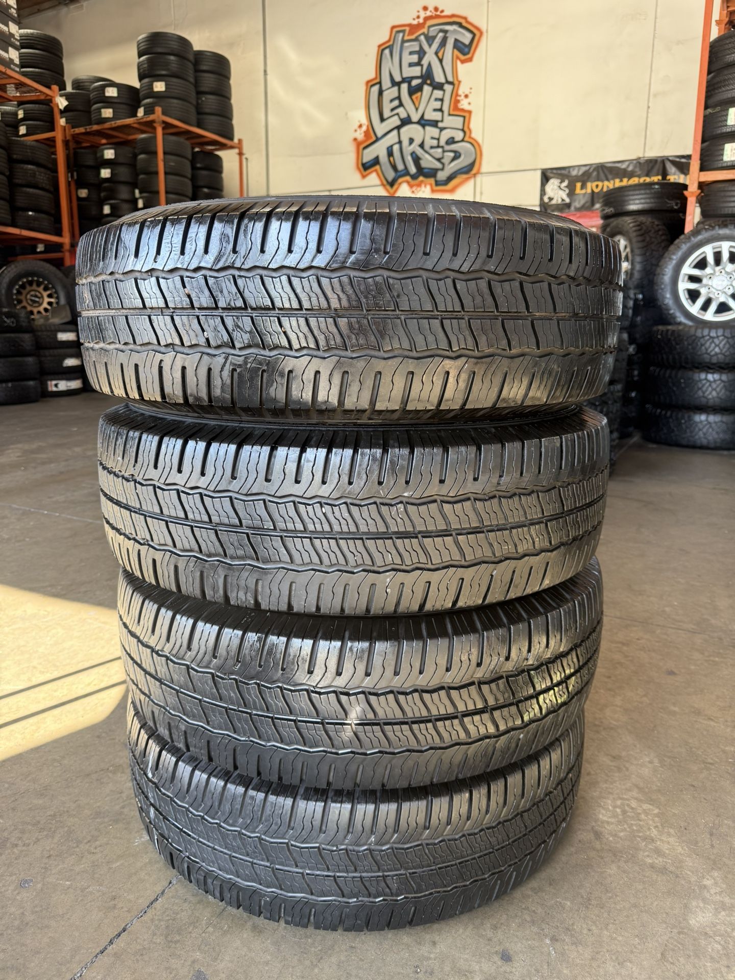 245/75/16 Michelin LT