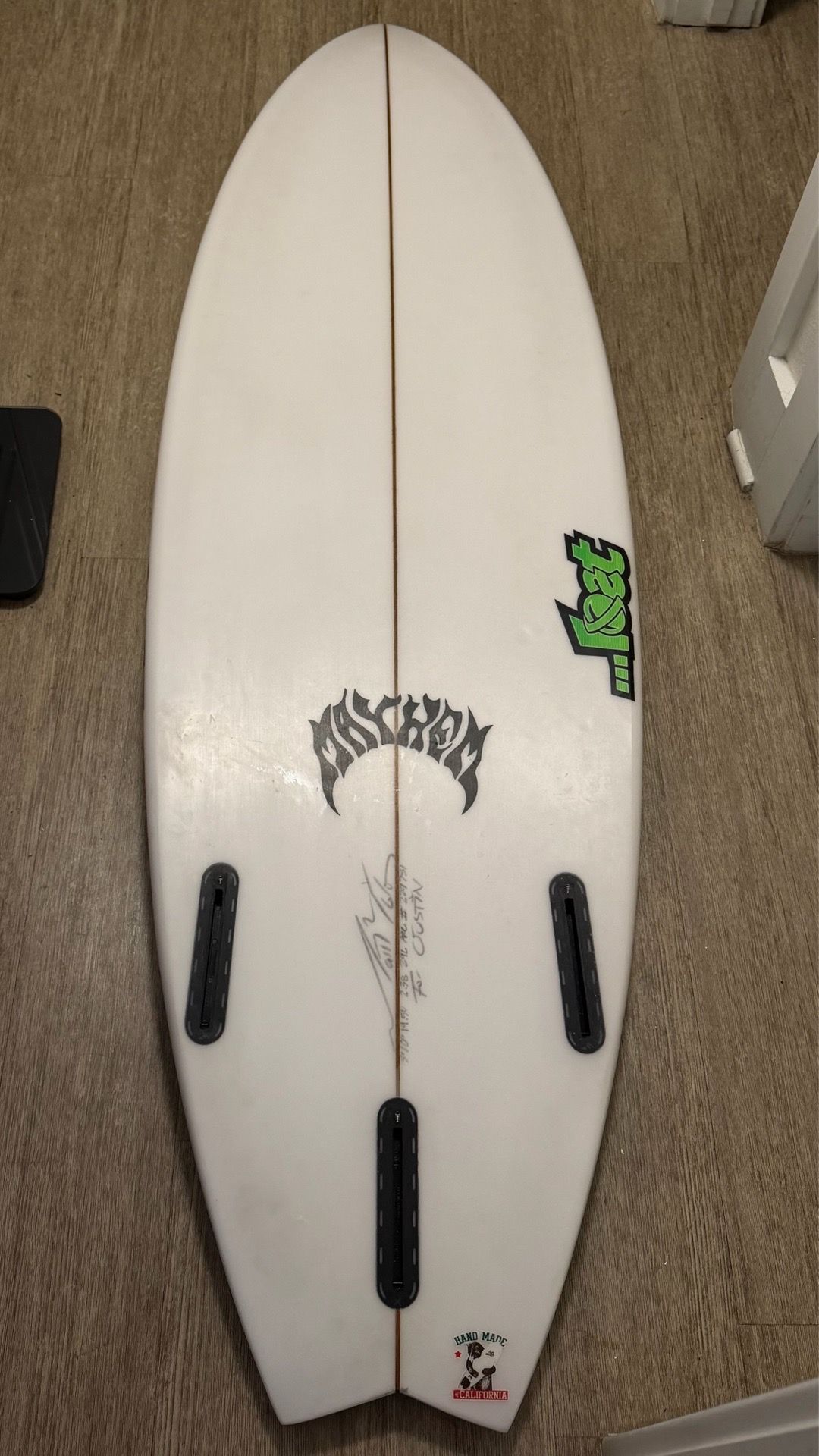 Surfboard Mayhem 5'10