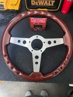 Wood grain GT GRANT steering wheel