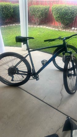 Giant Talon 3 Mountain Bikes