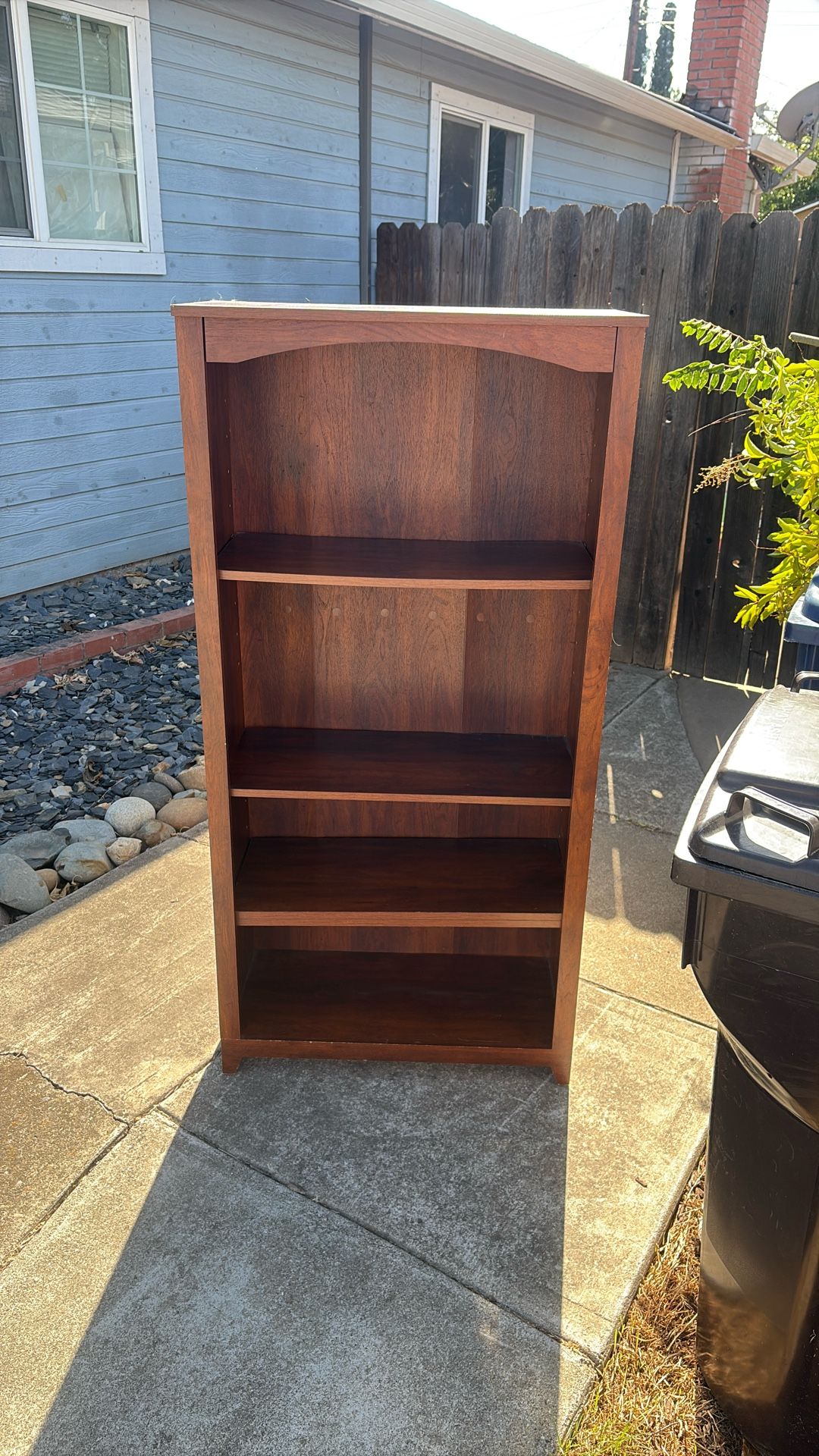 Free Bookshelf