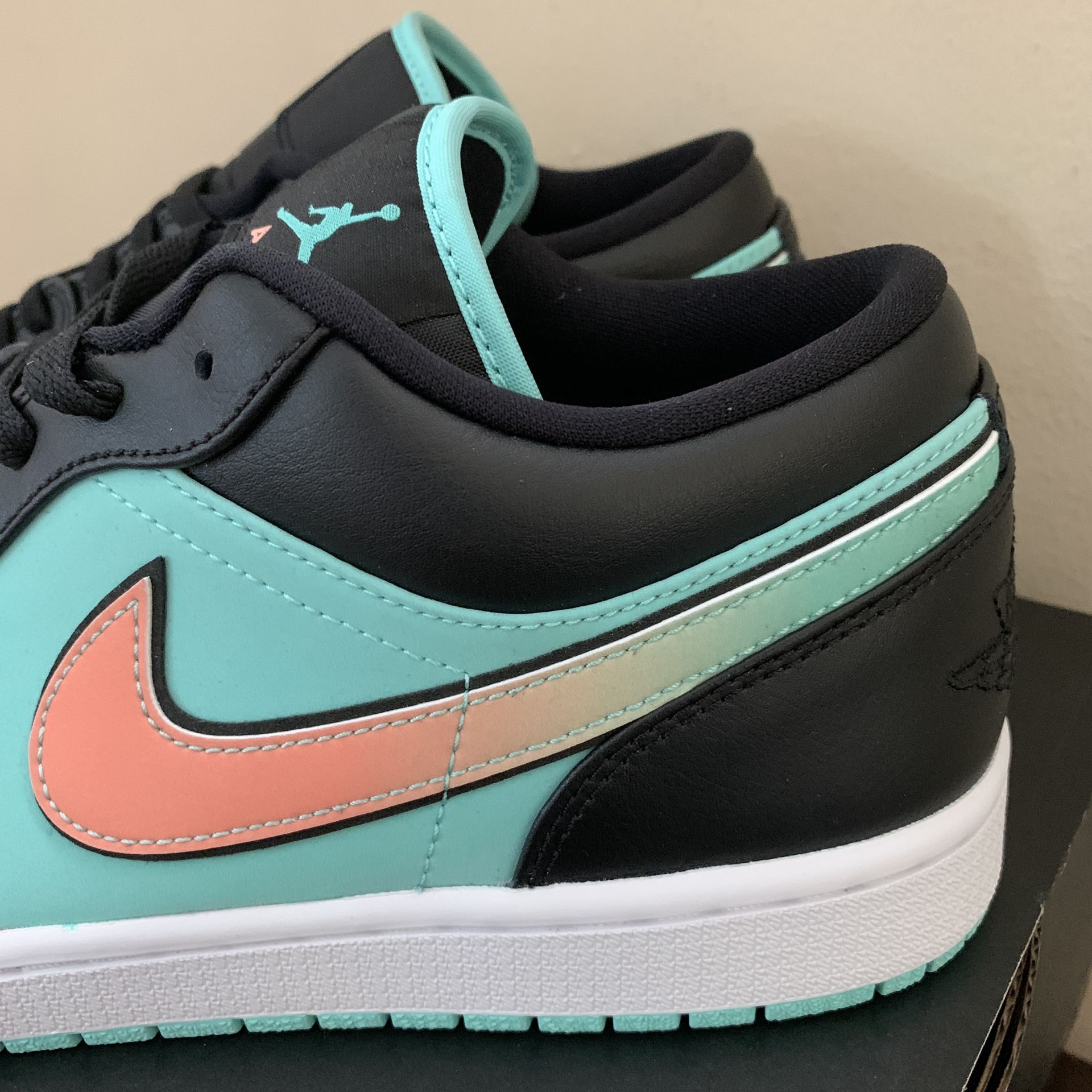 Nike Air Jordan Low SE Tropical Twist Mens 11 CK3022 301