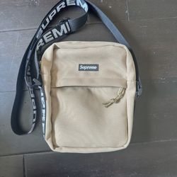 SS18 supreme shoulder bag beige 