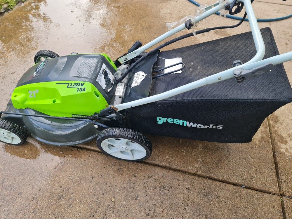 Greenworks 21" 13A corded lawnmower 