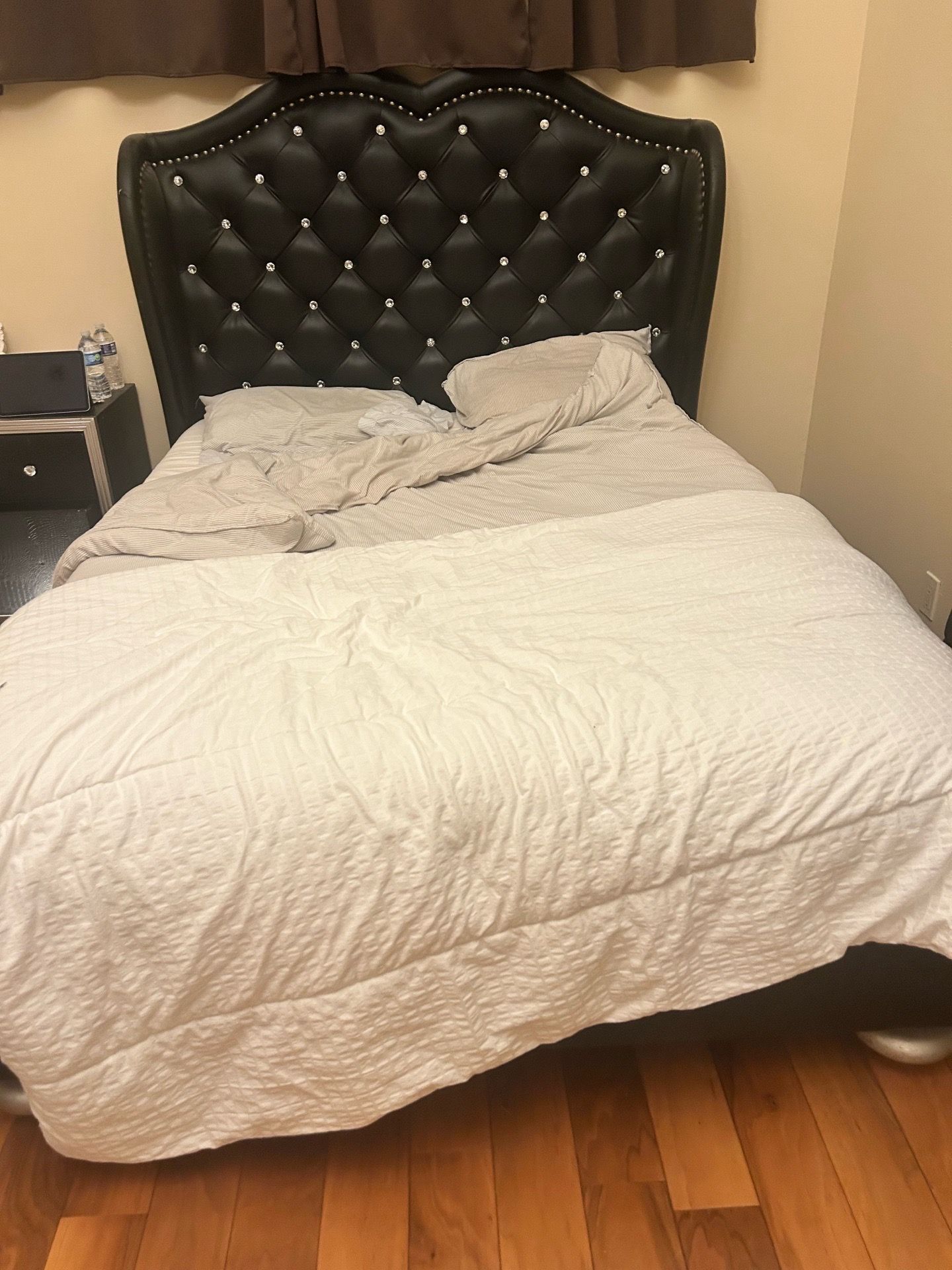 Queen Bed