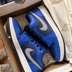 New Size 7 Woman’s Air Jordan 1