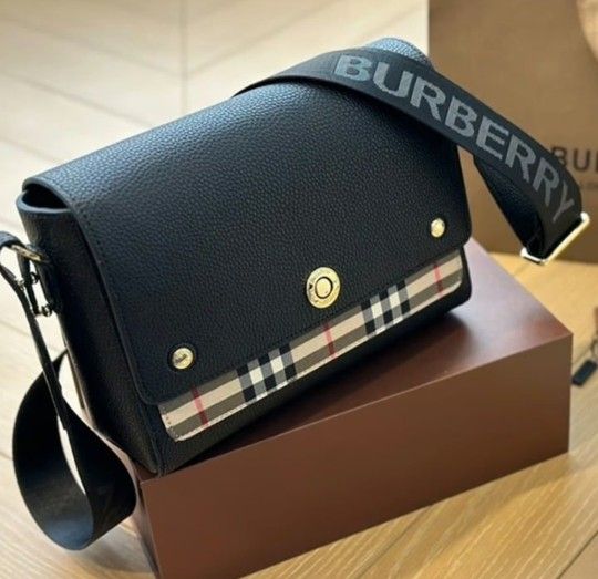 Burberry Note Bag