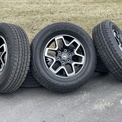 Like New 18" Ford Bronco Wheels 2023 Black Diamond rims oem tires 6x5.5 Ranger Big Bend Toyota Chevy GMC