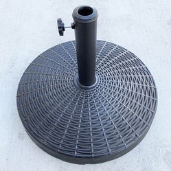 (New in box) $40 Heavy Outdoor Patio Garden Umbrella Base, Weight 55lbs, Wide 20” 