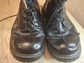 Vibram Men’s 10.5 Black Leather Lace Up Combat Boots Metal Rock Goth Punk Emu