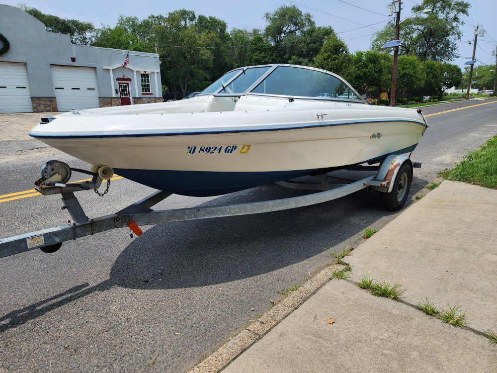 1998 Sea Ray 17.5 series (18ft) with trailer
