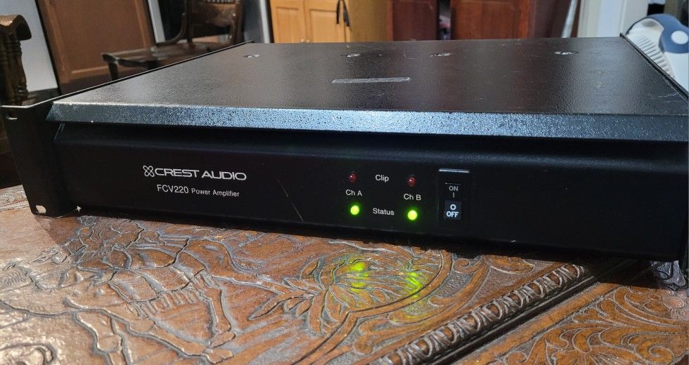 Crest Audio FCV220 Two-channel Amplifier 