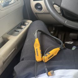Dealt Speaker And Headphones 