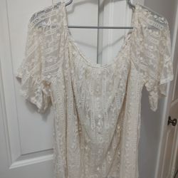 Women's Pretty Lace Top Day Trip NWT (L)