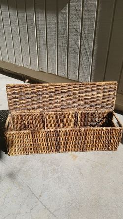 Basket with lid