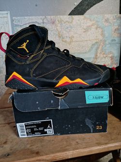 Air Jordan 7 retro BG.    size 7 1/2-  8 womens or 6Y.