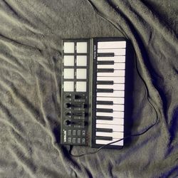 worlde keyboard and beats machine 