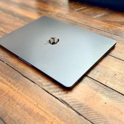 Macbook Air M2 chip 512Gb memory 13 inch latest model brand new 