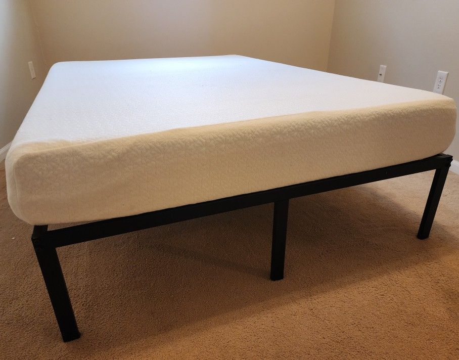 Full Size Platform Bed w/Memory Foam Mattress