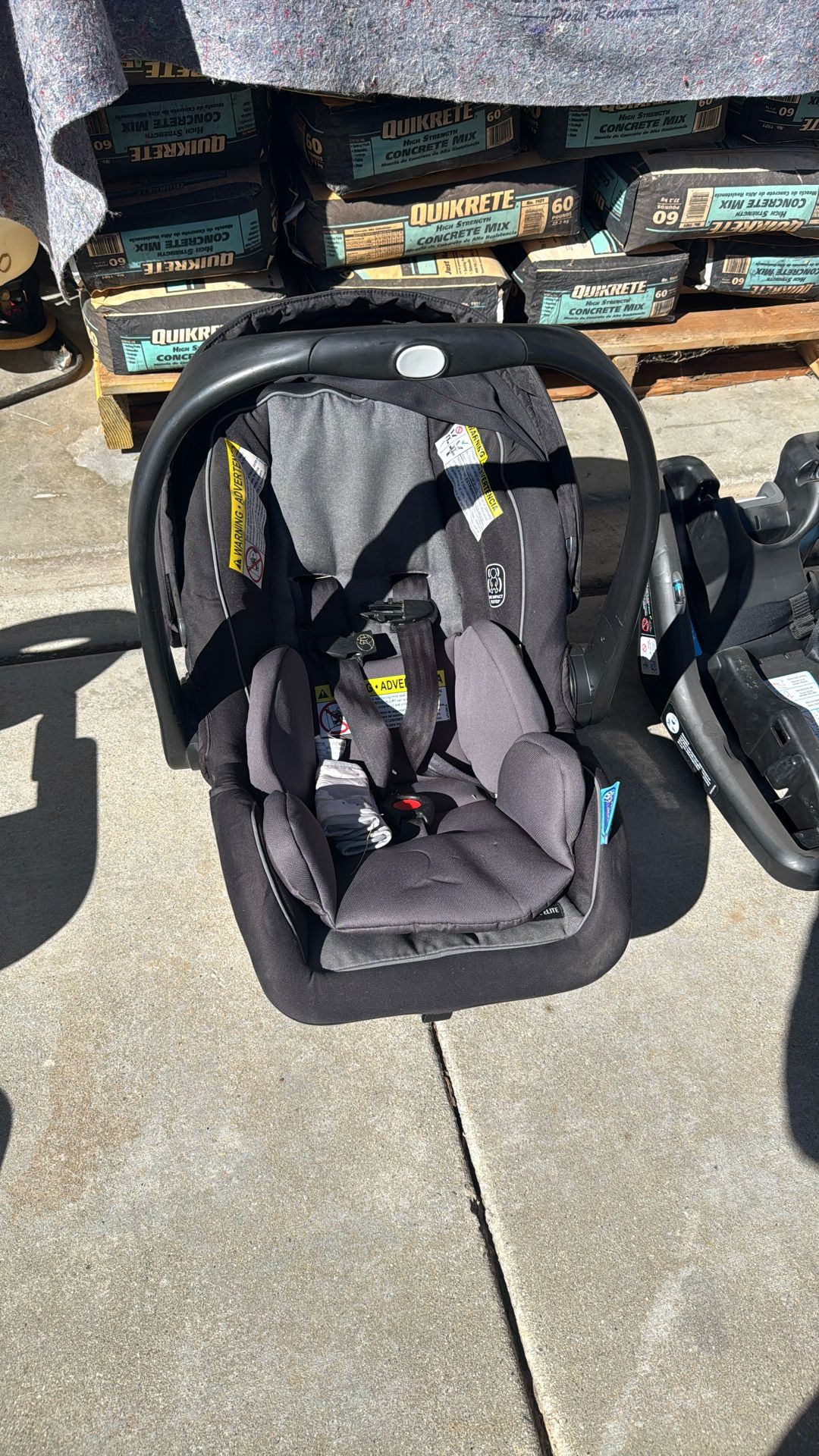 Infant Car Seat With 3 Bases And Stroller