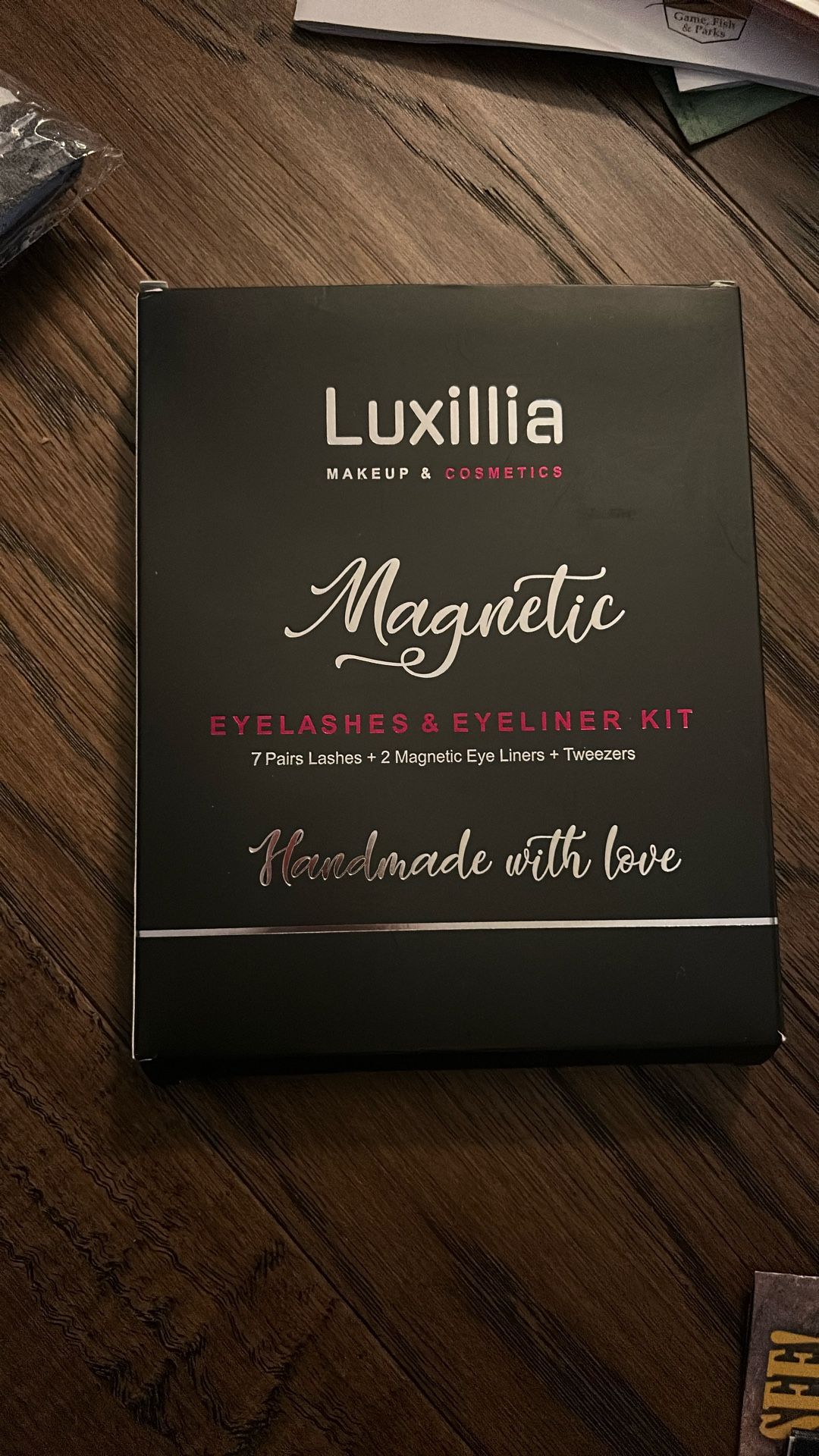 Luxillia Magnetic Eyelashes Kit – 7 Piece Magnetic Eyelash & Eyeliner Set with Applicator