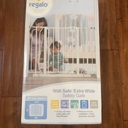 **Brand New** The Regalo® Extra Wide Safety Gate