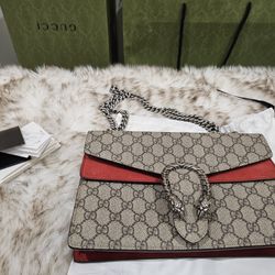 GUCCI
RED ORIGINAL GG SUPREME CANVAS DIONYSUS SHOULDER BAG