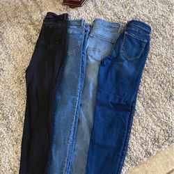 Lady’s Jeans Bundle Of 4 Size 6/28