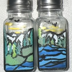 Hand painted salt shaker set