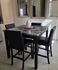 Beautiful dining table with 4 chairs from Ashley furniture...   👑  🧸