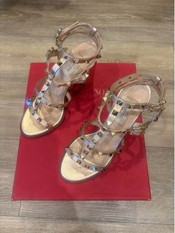 Pre-Owned Rockstud Valentino Heel Sandals - Size 6