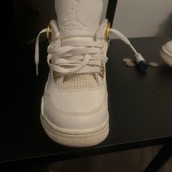 Jordan 4 Metallic Gold 