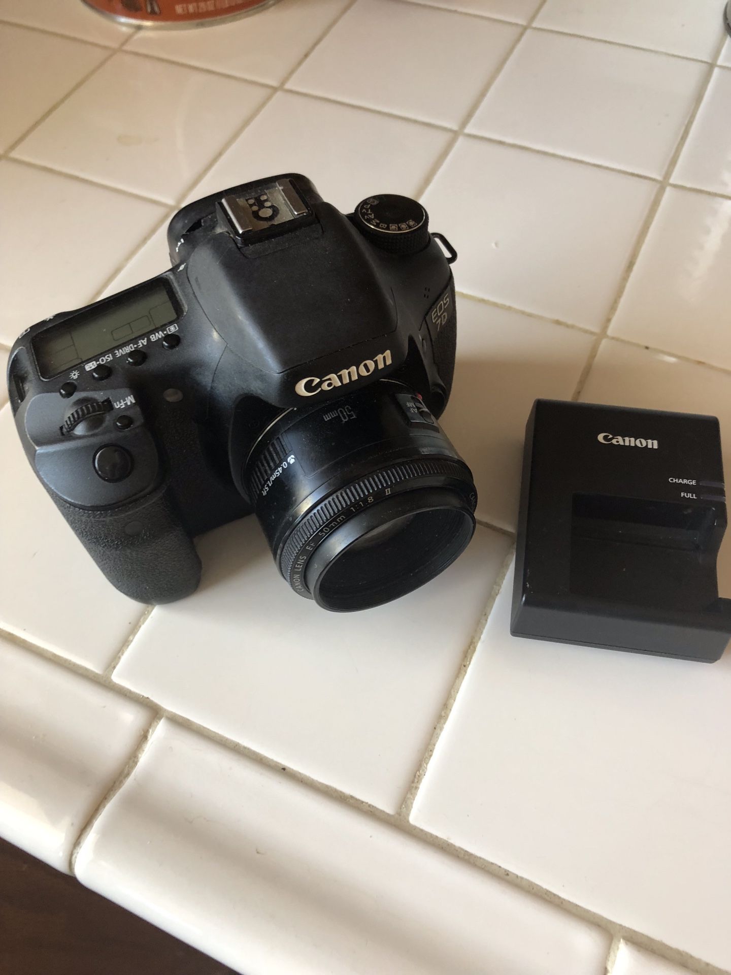 Canon EOS 7D w/lens & charger & battery