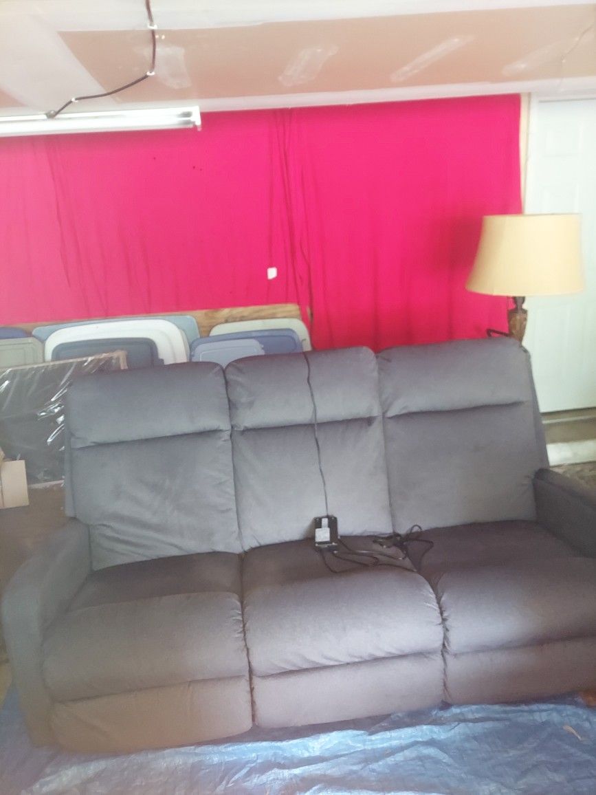 ADJUSTABLE COUCH